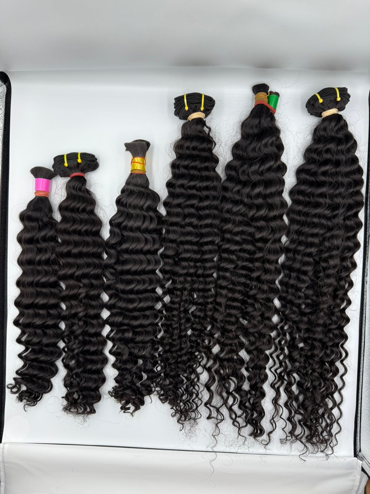 Pelo negro cosido